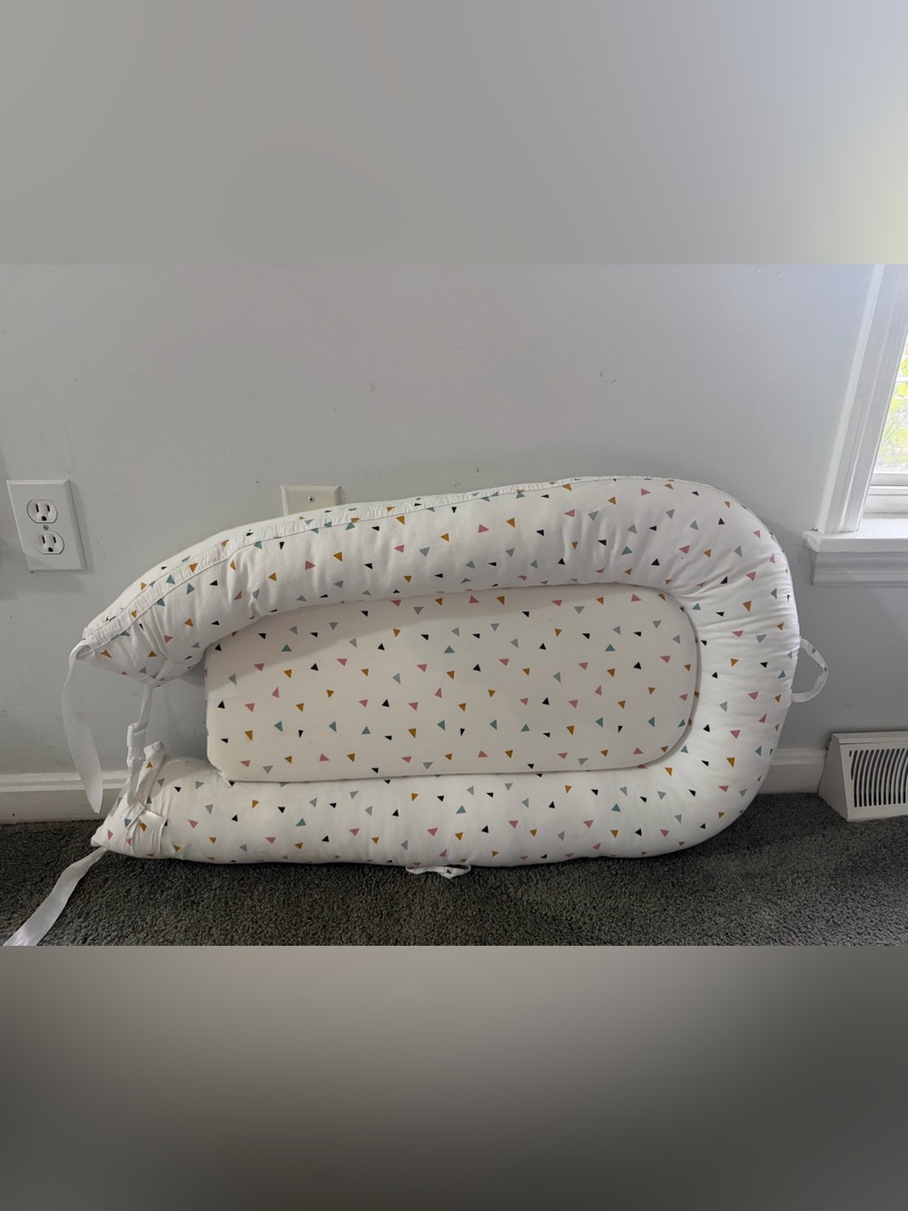Portable Baby Bassinet in White & Multicolor